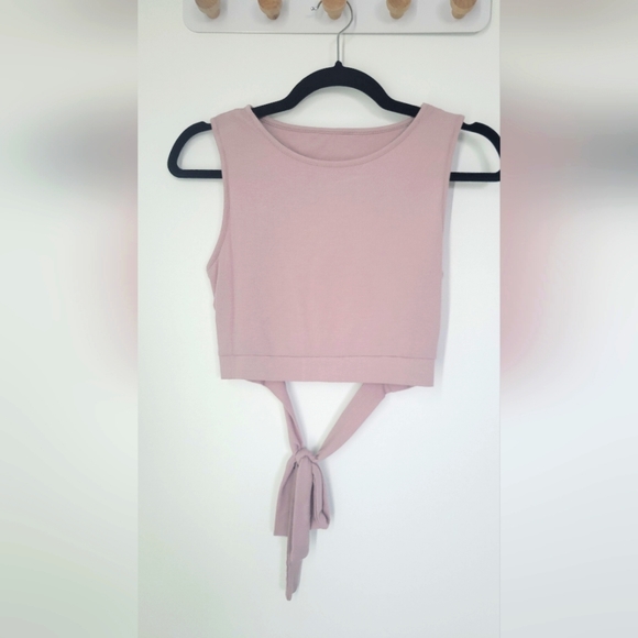 Backless Tie Back Crop Top - Picture 2 of 3